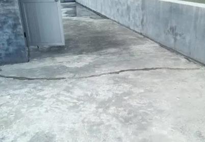 迎泽楼顶漏水维修公司分享下如何解决卫生间隐蔽部位漏水的问题?